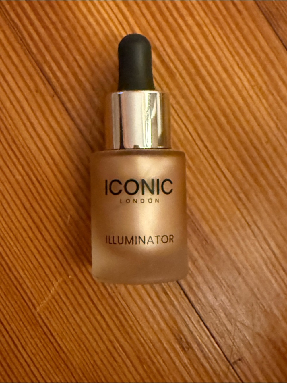 ICONIC London Illuminator Liquid Highlight
